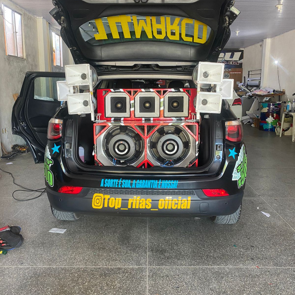 PARA SABADO NO MILHAR ! JEEP COMPASS COM RODAS ARO 20 E SUPER SOM